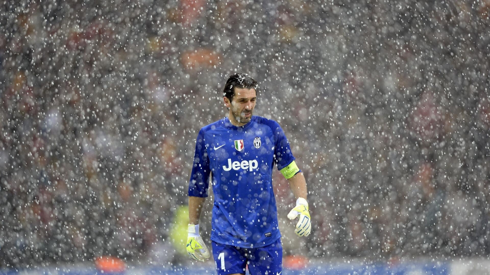 爱游戏娱乐平台-曼城主场小胜沃特福德，保住前四位置，曼城主场the king