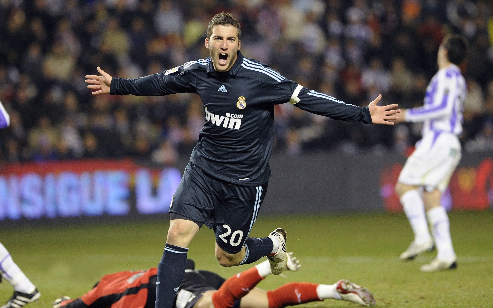 哈里·马奎尔因伤无缘欧洲杯，表达失望之情，哈里马奎尔实况手游